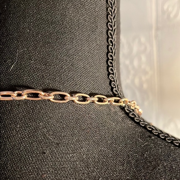 Betsey Johnson Gold Cream Floral Geometric Necklace - Picture 8 of 9